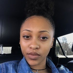 Meet your Posher, Naomi